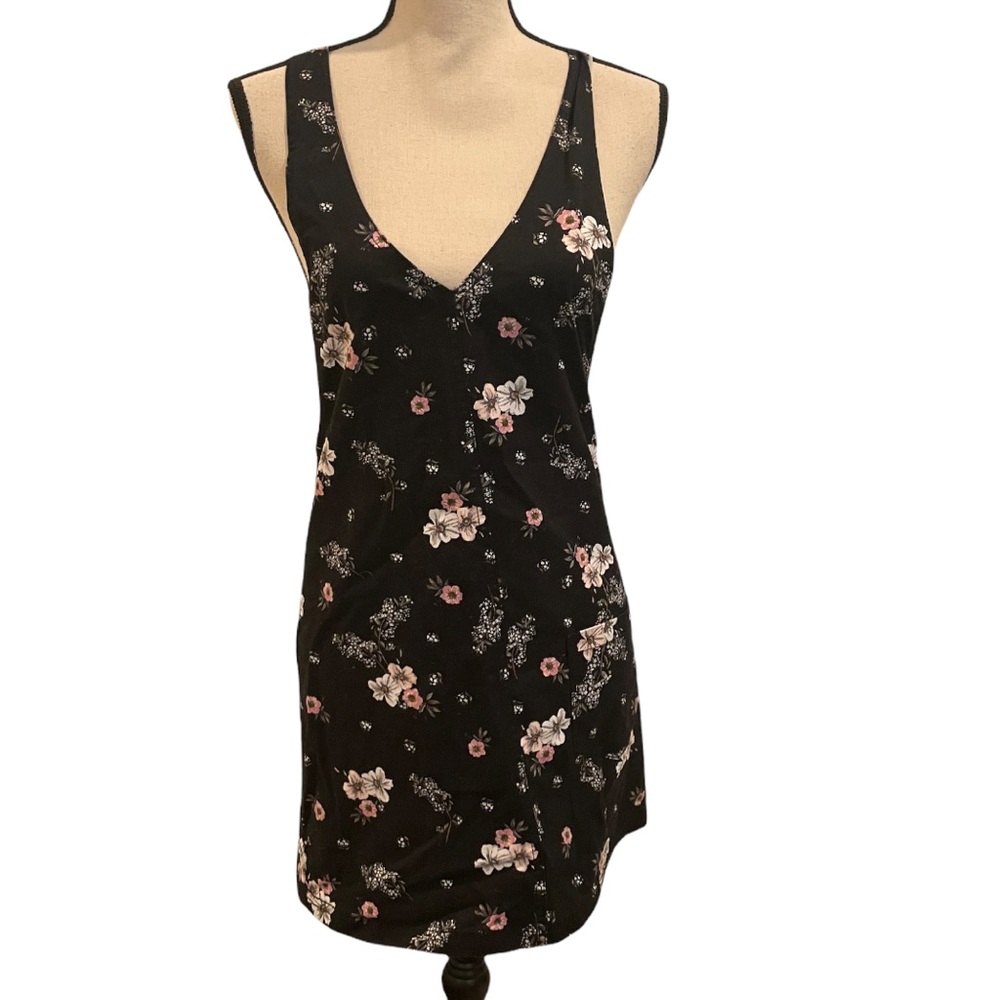 👗floral overall dress